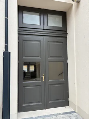 Haustor grün mit Fenster 2