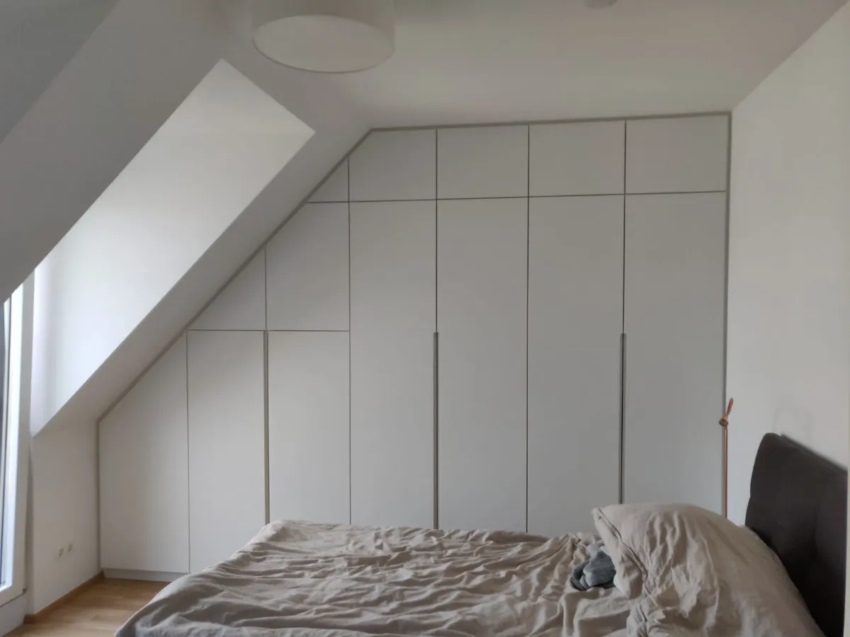 Kleiderschrank