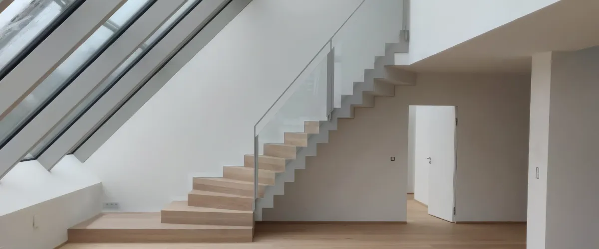 Freitragende Holztreppe nach Maß, Wien