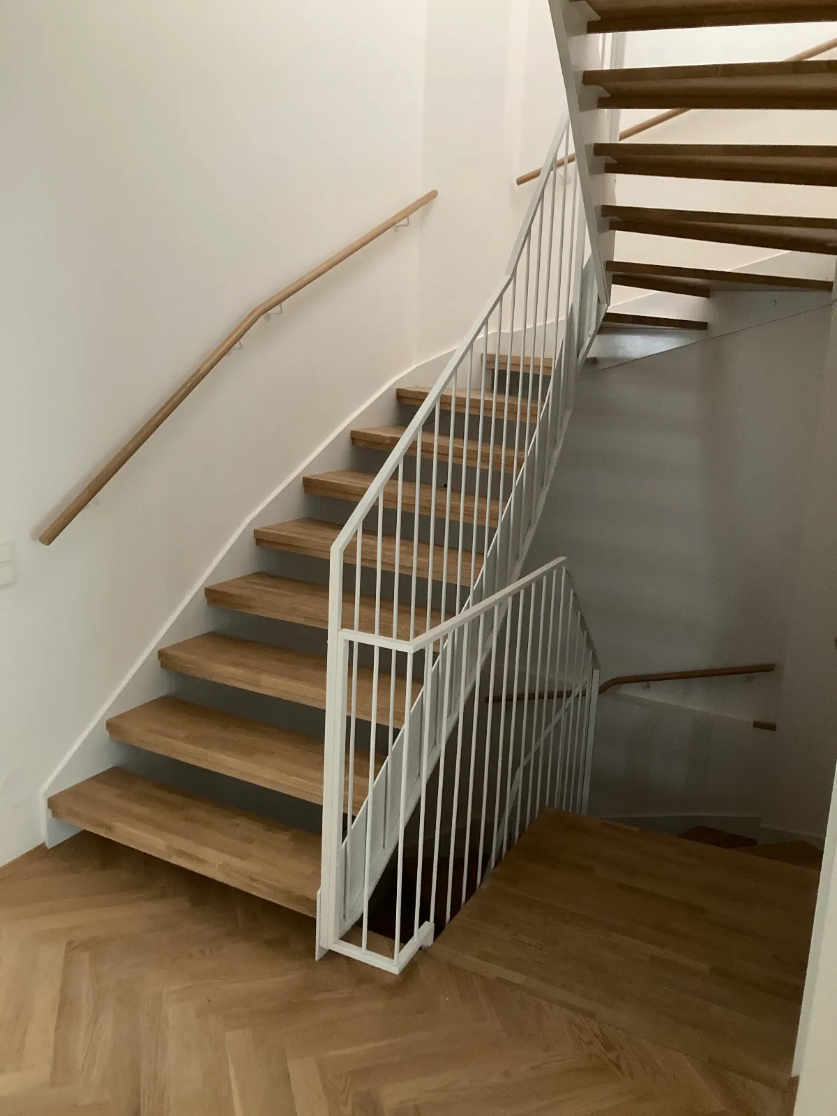 Maßgefertigte Holztreppe
